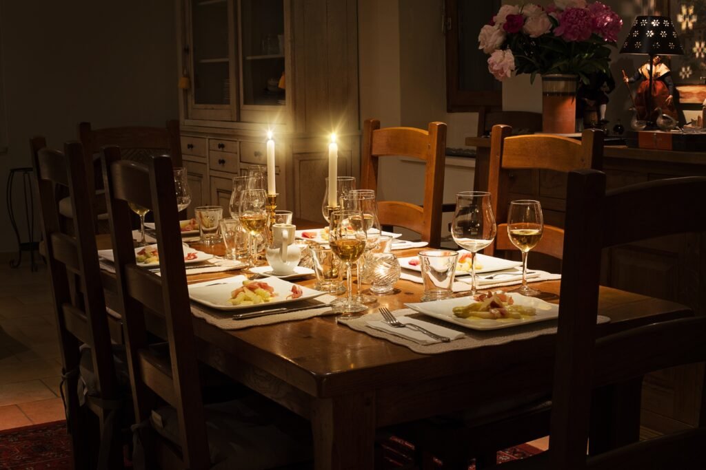 Late-night dinner in Spain with wine and tapas
culture sock spain