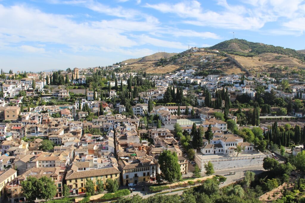 granada-paseo-de-los-tristesSunset walk along Paseo de los Tristes, Granada